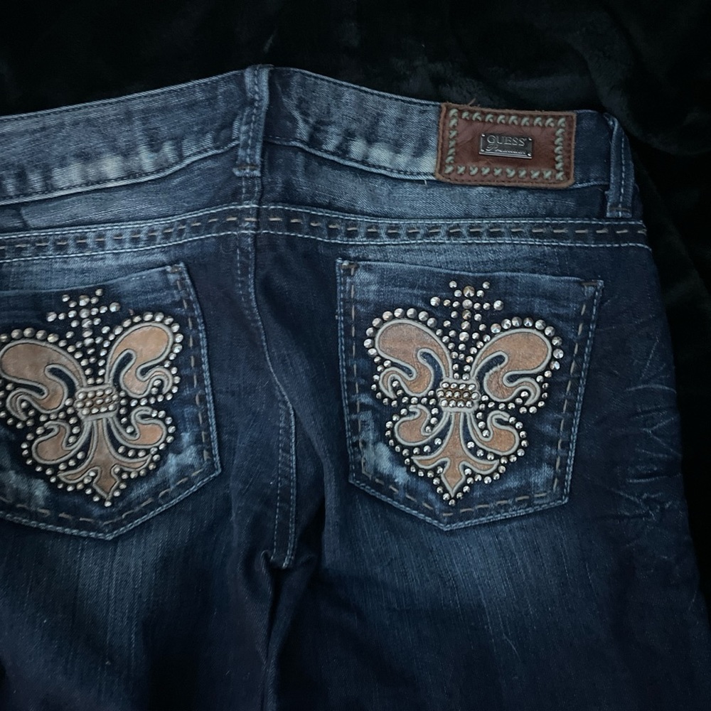 GUESS BOOTCUT JEANS (size 27)